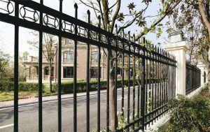 Fence Manufacturers